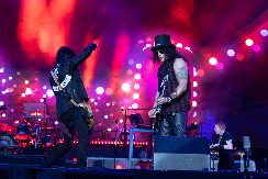 VIŠE OD TRI SATA ROK SPEKTAKLA NA UŠĆU Guns n’ Roses održali koncert pred 50.000 koji će ući u legendu