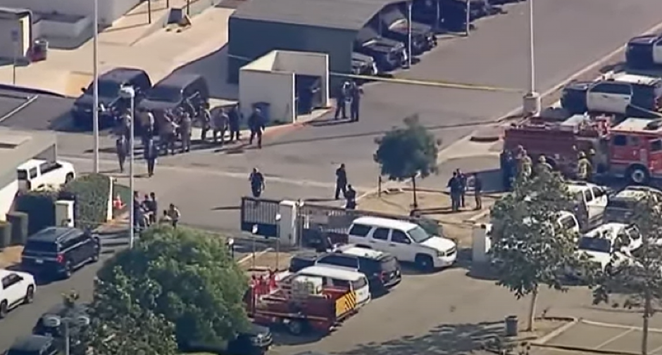 OPET KRVOPROLIĆE U LOS ANĐELESU! Automobil se zaleteo u masu ljudi, obarao sve redom