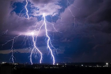 CRNE PROGNOZE ZA EVROPU: Stižu oluje, bujice i nestanci struje – meteorolozi izdali hitno upozorenje
