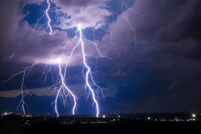 CRNE PROGNOZE ZA EVROPU: Stižu oluje, bujice i nestanci struje – meteorolozi izdali hitno upozorenje