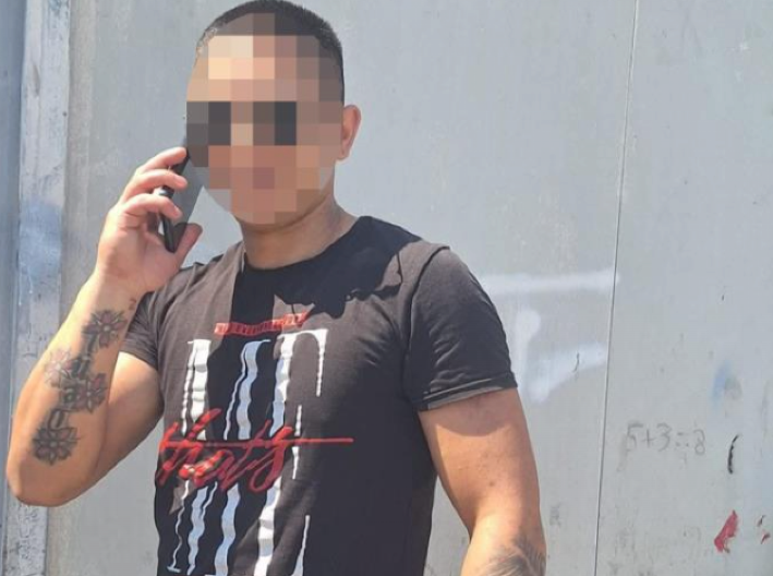 OVO JE NASILNIK (29) KOJI JE LANCIMA VEZAO PARTNERKU Tukao je i sekao nožem, pa probao živu da je zapali