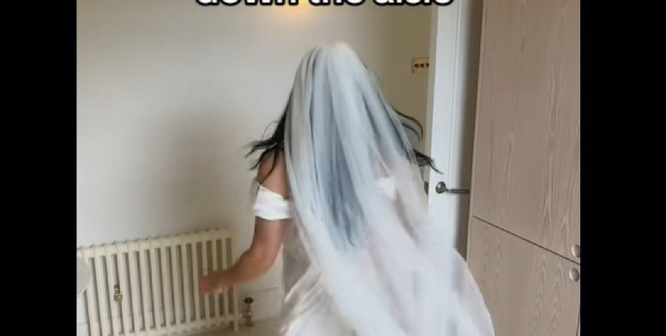 SVI PRIČAJU O NJENOJ VENČANICI Udala se jedna od najpopularnijih pevačica, njen izgled šokirao fanove!