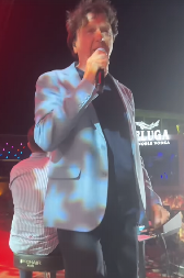 JEDINA PEVAČICA SA KOJOM ČOLA NE PRIČA VEĆ 40 GODINA Svi su mislili da su ljubavnici, a onda je usledila uvreda