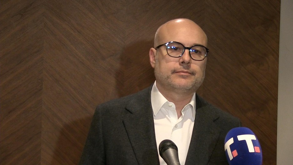 DIVLJAŠTVO BLOKADERA Zbubidani ponovo napali kuću Miloša Vučevića