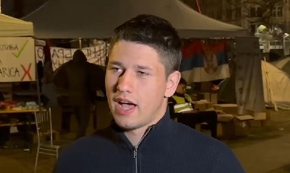 DOK SU PLENUMAŠI ŠTEDELI, MILOŠ PLATIO TERAPIJU Student sam uplatio 520.000 za kolegu, postavili smo i kutiju pomoći!