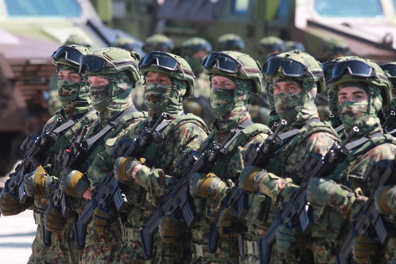 KOPNENA VOJSKA NA NOGAMA U NOVOM PAZARU I POŽEGI Na terenu i načelnik Generalštaba (FOTO)