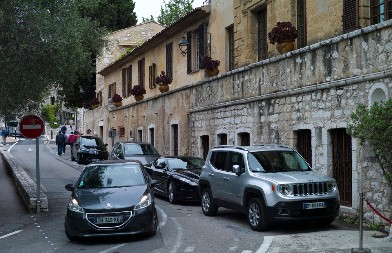 U RUSTIČNOM HOTELU NA FRANCUSKOJ RIVIJERI ODSEDALI SU PIKASO I DALI I DRUGI SLAVNI UMETNICI Danas su ovde vredna umetnička dela - svaka prostorija je priča za sebe