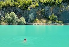JEZERO U NAŠEM KOMŠILUKU IMA NESTVARNU BOJU VODE Malo ljudi zna za ovaj biser prirode