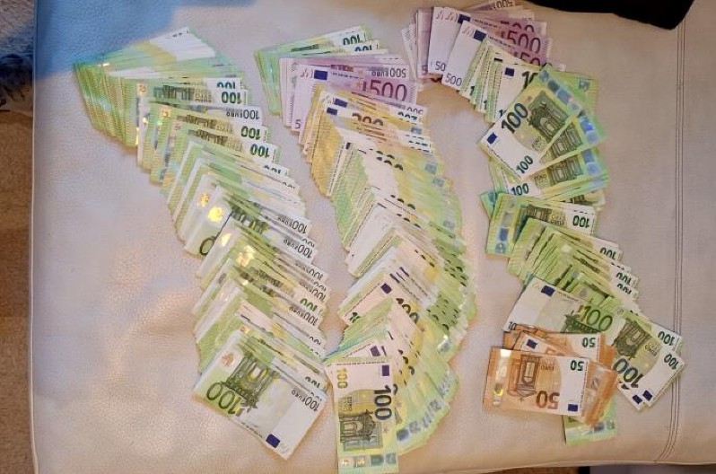 MUP SAOPŠTIO DETALJE HAPŠENJA ŠOLAKOVIH SESTRIĆA! Jedan se povezuje sa ovom kriminalnom grupom, evo šta je policija pronašla kod njih (FOTO)