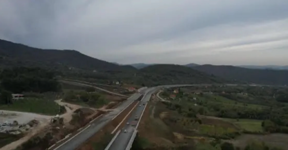 HAOS NA AUTOPUTU ZBOG LANČANOG SUDARA! Kod isključenja za Smederevo ne miču se kolone vozila