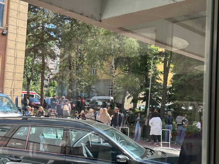 ZGUBIDANI ISTERANI! Katanac na haos: Kragujevački Medicinski fakultet oslobodio se blokade!