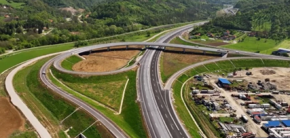 AUTO-PUT MILOŠ VELIKI OBORIO REKORDE!  200.000 vozila prošlo novom deonicom za samo 15 dana!