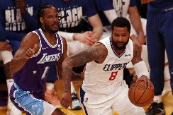 RAZVOD MU DOŠAO GLAVE Zaradio preko sto miliona dolara, uzeo titulu sa Kobijem, a sada nema za račune