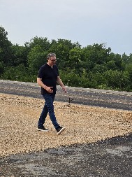 „DOK ONI BLOKIRAJU PUTEVE, MI IH GRADIMO"  Vučić poslao MOĆNU PORUKU iz Istočne Srbije