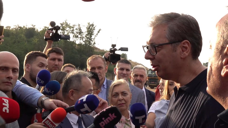 VUČIĆ: Kad objave nečiji broj, to je "poziv na ubistvo", a kad objave Anin – to je "poziv na kolače"