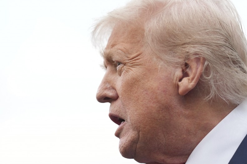 OČI U OČI SA TRAMPOM Ursula otputovala u Škotsku