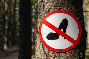 10 NAJČUDNIJIH LOKALNIH ZAKONA NA SVETU Ako kradete kamenčiće sa plaže, hranite golubove ili se žalite konobaru - platićete paprenu kaznu