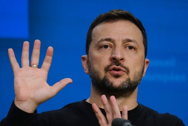 “UKLONIĆEMO GA I BEZ NJEGOVE VOLJE” – Amerikanci spremaju smenu Zelenskog do septembra!