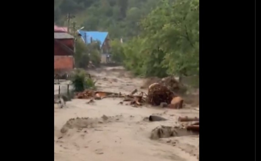 APOKALIPSA NA DUNAVU! Čamac prevrnut u oluji – dete među stradalima (VIDEO)