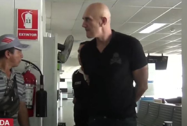 ZATVORSKA ĆELIJA MU IZGLEDALA KAO DISKOTEKA IZ DEVEDESTIH Evo kako je Zoran Jakšić provodio svoje dane iza rešetaka!