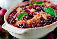 BAKA MIRIN SIPANI KOLAČ SA ŠLJIVAMA Sve se samo pomeša i peče, a topi se u ustima