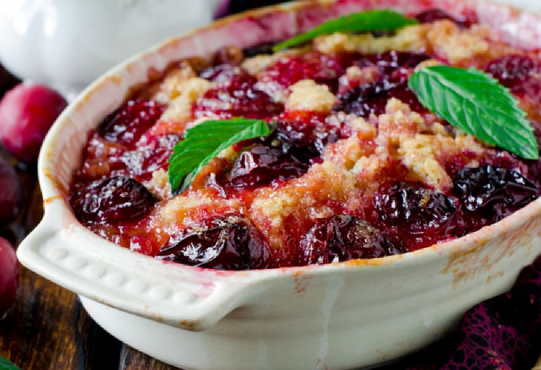 BAKA MIRIN SIPANI KOLAČ SA ŠLJIVAMA Sve se samo pomeša i peče, a topi se u ustima