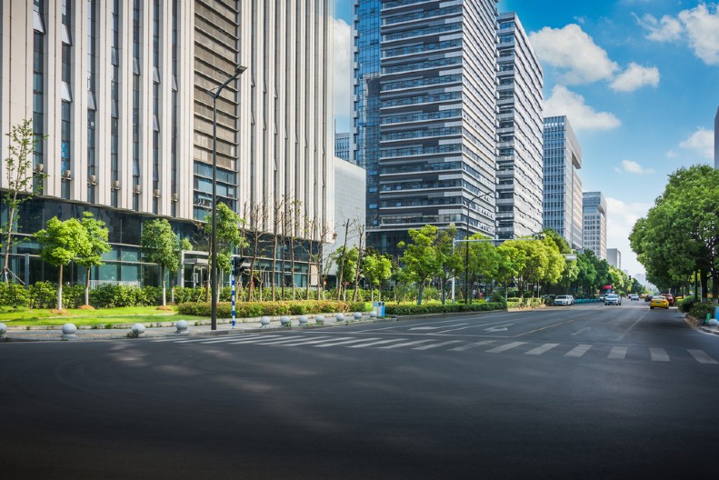 DEČAK (3) PAO SA 18. SPRATA: Preživeo je!