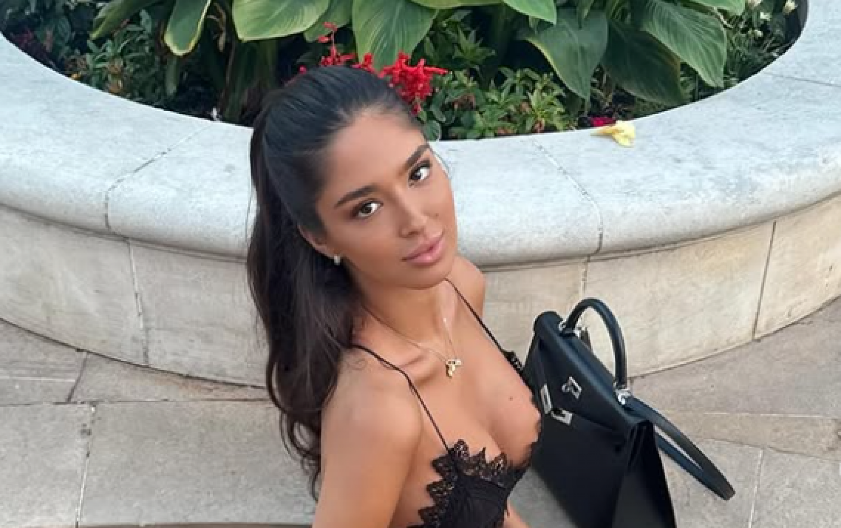 ĐINA SE SKINULA I ZAPALILA PLAŽU! Melinina i Harisova ćerka izazvala haos izgledom koji oduzima dah (FOTO)