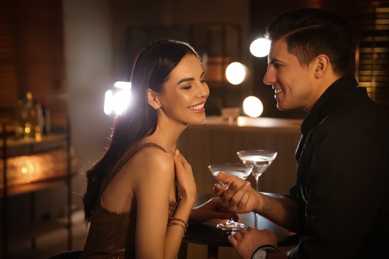 ''NAVUKLA SE PREKO MENE, I UHVATILA ME ZA STRUK'' Šok ispovest o nezapamćenoj blamaži na letovanju, pijana poznanica prešla sve granice!