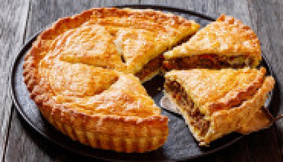 PITA SA MESOM BOLJA OD BUREKA Sa hrskavim korama i sočnim nadevom