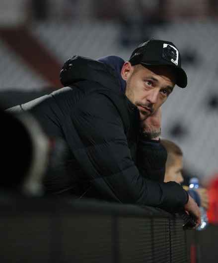 MILAN BORJAN SLOMLJEN NA DAN GODIŠNJICE OLUJE: "Svako u amanet nek' ostavi svom sinu srpsku trobojku da zavijori u Kninu"