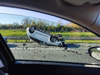 DETALJI TRAGEDIJE U SLOVENIJI Srbin spasio ćerkicu, žena mu izgorela u autu!