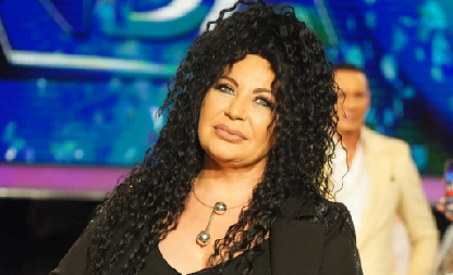 IZ CRNKE U... Stoja potpuno promenila imidž, fanovi oduševljeni