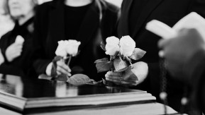 UMRO LEGENDARNI ROKER Zbog bolesti odložio turneju, a onda se desilo ono najgore!