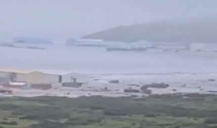 ZEMLJA SE RASPADA? Kamčatka „odšetala“ dva metra zbog brutalnog zemljotresa!