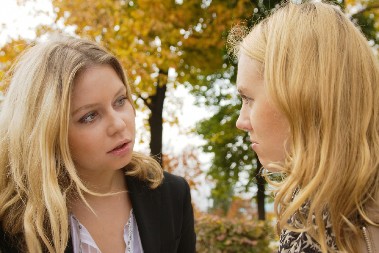 VIC DANA Idu dve plavuše ulicom i jedna kaže drugoj..