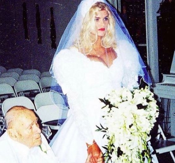 OD SIROMAŠNE KONOBARICE DO MILIJARDERSKE UDOVICE Ana je zavela 63 godine starijeg tajkuna, a kraj je bio TRAGIČNIJI nego što možete da zamislite