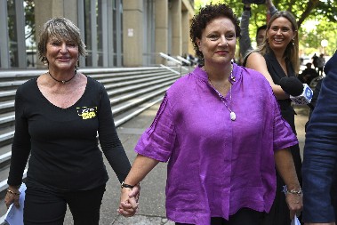 OVA ŽENA JE GREŠKOM PROVELA IZA REŠETAKA 20 GODINA ZBOG SMRTI SVOJE DECE Sada joj država nudi milionsku odštetu (FOTO/VIDEO)