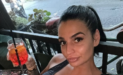 UNIŠTEN MERCEDES BIVŠE TENISERKE! Tamara Bojanić zatekla misterioznu ceduljicu na šoferšajbni (FOTO)