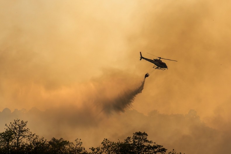 POŽAR SE BRZO ŠIRI, IZDATO UPOZORENJE ZA EVAKUACIJU ZA 14.000 LJUDII! Dramatična situacija kod Los Anđelesa (FOTO/VIDEO)