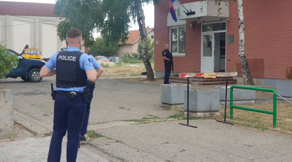 SVETLANU I TROJE DECE IZBACILI NA ULICU! Četvrta srpska porodica proterana ovog meseca sa KiM