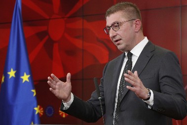 "NAPADI IZ ZASEDE NISU PRAVEDAN RAT" Mickoski žestoko udario na Albanca iz Vlade u Skoplju, Izet bi da slavi OVK koljače