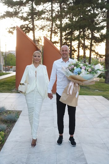 "POLICIJA VRŠI ISTRAGU" Snežana Borjan se oglasila nakon što su im provalnici upali u vilu, otkrila nove detalje