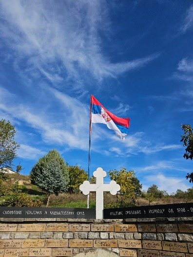 Kome smetaju srpske zastave i Srpska pravoslavna crkva u Novom Sadu i zašto?