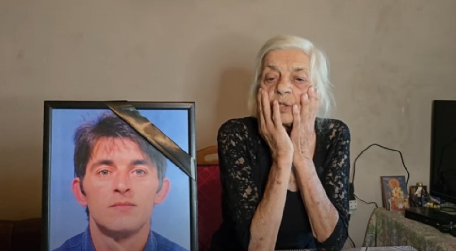 "PRVI PUT JE OTIŠAO NA MITING, A VRATIO SE U KOVČEGU" Preminula Smilja Panić, majka Ranka kog je policija 2008.  UBILA NA PROTESTU