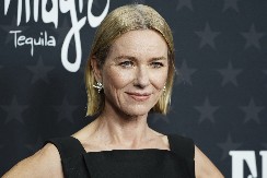 SEPTEMBAR JE NA PRAGU, PRAVO VREME ZA FARMERKE Nećete se pokajati ako izaberete ovaj model, perfektno ističe figuru