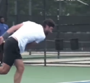 POMRAČENJE UMA Pobedio, a onda izveo najbizarniju proslavu ikada (VIDEO)