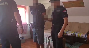 UHAPŠEN BLOKADER U VRBASU Sumnjiči se da je kamenjem gađao učesnike skupa SNS (VIDEO)