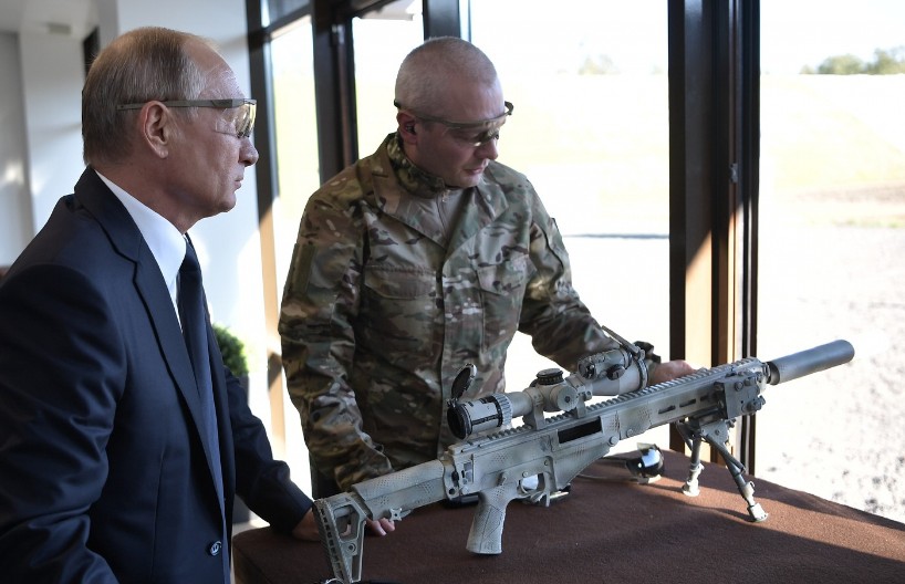 KAKO RUSIJA ČUVA SVOG LIDERA: Putin dolazi sa "nuklearnim i, Poo koferom" i vojskom telohranitelja