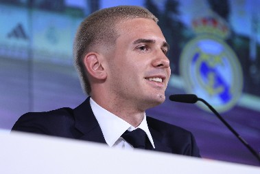 BOLJI POKLON ZA 18. ROĐENDAN NIJE MOGAO DA DOBIJE Real predstavio argentinsko čudo od 45 miliona evra